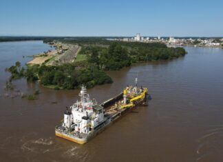 Se realiza el mantenimiento del dragado frente al Puerto de Concepción del Uruguay