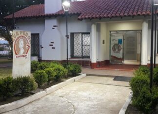 Entrega de banderas, música y danza en el Museo Hogar Escuela Eva Perón