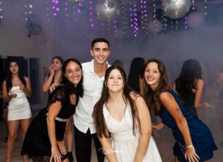 Emi recibió las muestras de cariño de sus seres queridos .