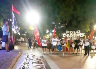Ruidazo en la plaza. Vecinos protestaron contra el ajuste del Gobierno central
