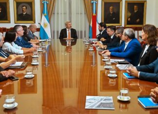 El Gobierno avanza en una agenda por la educación pública y en una “relación estratégica” con la UNER