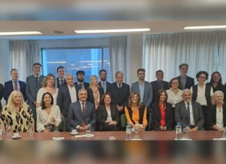 Reflejar efectuó la apertura del año académico