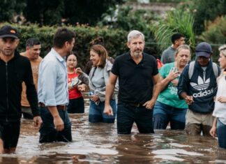 Gualeguay: El Gobernador habló con los vecinos damnificados por el temporal
