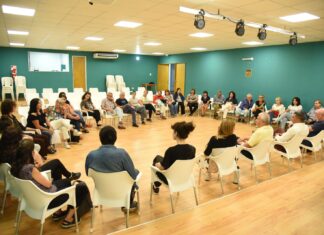 Lauritto se reunió con teatristas de la ciudad