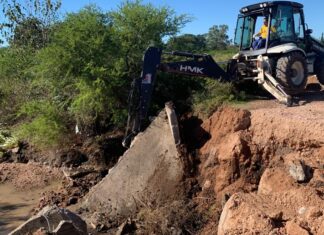 Reparan una alcantarilla derrumbada en Villa Las Lomas Sur