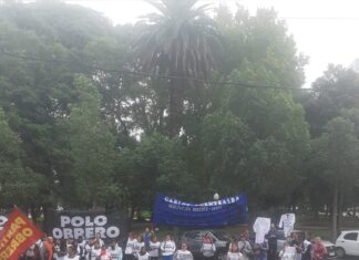 Docentes y movimientos sociales se movilizaron contra el ajuste