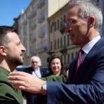 Ucrania: Stoltenberg de la OTAN y Zelenski demandan ayuda urgente ante avances Rusos