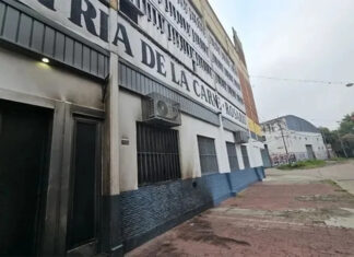 Violento ataque al Sindicato de la Carne de Rosario: Balas y fuego sacuden la sede sindical