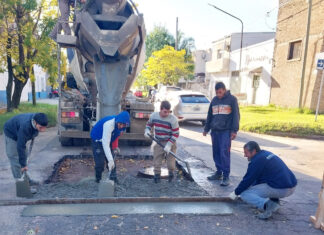 La Municipalidad continúa bacheando las calles de Concepción del Uruguay