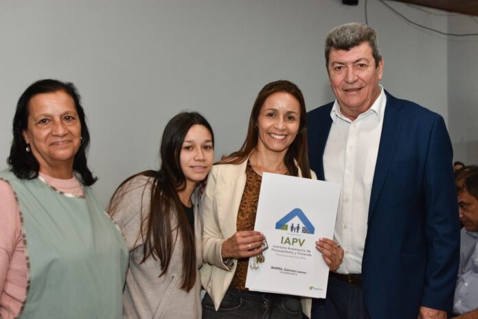 iapv - entrega de viviendas en ibicuy1