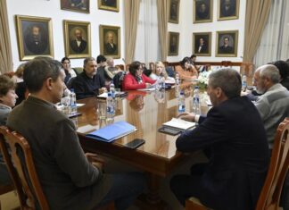 Las paritarias para docentes y estatales se reanudarán este viernes 5