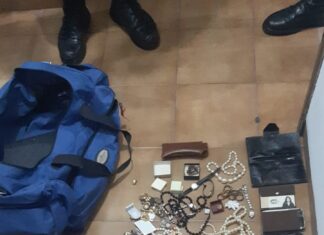 Dos detenidos mientras intentaban robar en una vivienda de la ciudad