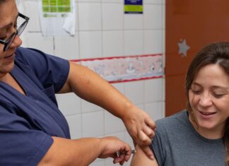 Embarazadas entre 32 y 36 semanas deben vacunarse contra la bronquiolitis para proteger a sus bebés