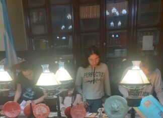 Exhibieron las creaciones de los ex y los actuales alumnos de la Escuela de Cerámica al celebrar sus cuatro décadas