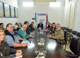 El Gobierno rubricó el acuerdo paritario con los gremios docentes