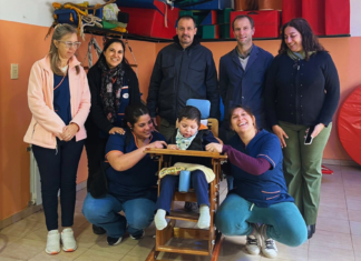 Estudiantes de la Técnica Nº1 construyeron y donaron una silla postural