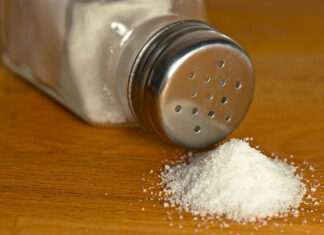 Reducir el consumo de sal previene las enfermedades cardíacas y cerebrovasculares