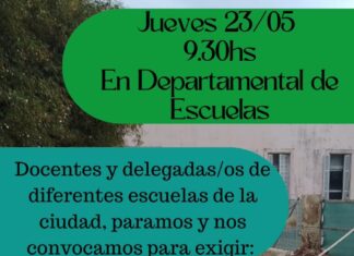 Docentes se congregan frente a la Departamental de Escuelas