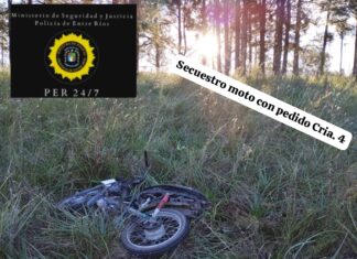 Dos ladrones abandonaron una moto y escaparon a pie de la policía