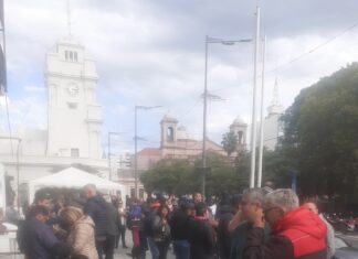 Por medio de una asamblea, los municipales solicitaron una recomposición integral