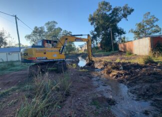 Plan de obras y servicios: Avanzan los trabajos de bacheo, en desagües y luminarias