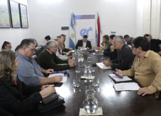 La Provincia mejoró la propuesta salarial a los docentes