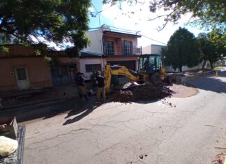 Trabajaron sobre la importante rotura de un caño de agua en bulevar 12 de Octubre
