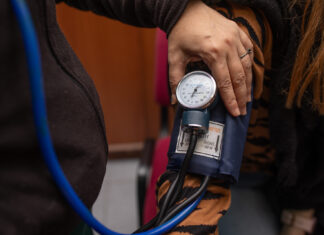 Salud recomienda medir la presión arterial