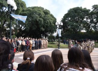 Con la entrega de las escarapelas se inició formalmente la Semana de Mayo