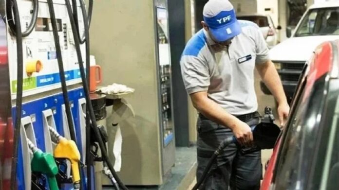 02Combustibles siguen cayendo