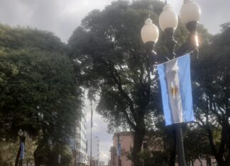 La zona céntrica se viste de celeste y blanco para el homenaje a Manuel Belgrano
