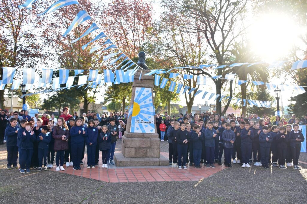Alumnos de 4° grado prometieron lealtad a la insignia patria | DIARIO ...