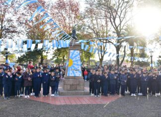 Alumnos de 4° grado prometieron lealtad a la insignia patria
