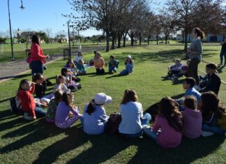 Con un picnic literario se celebró el Día del Libro