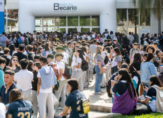 EDUCACIÓN. Inscriben para acceder a becas del nivel superior