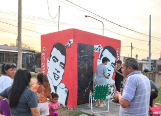Efectuaron una intervención artística en memoria del joven Kevin Ríos