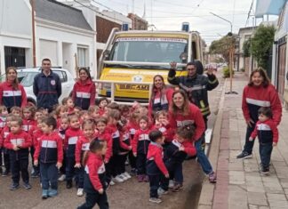 Los bomberos efectuaron visitas institucionales educativas