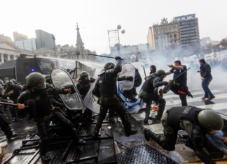 Desde la Corriente Política Sindical Entrerriana se repudió «la brutal represión contra los trabajadores»