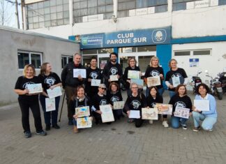 Croquiseros dibujaron los frentes de tradicionales edificios del Puerto Viejo