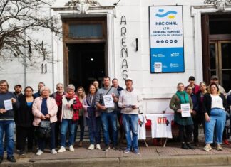 Trabajadores se manifestaron en defensa de LT11 y los medios públicos