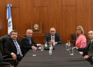 El presidente del STJ, Leonardo Portela recibió a su par bonaerense, Sergio Torres, y al ministro Néstor Roncaglia