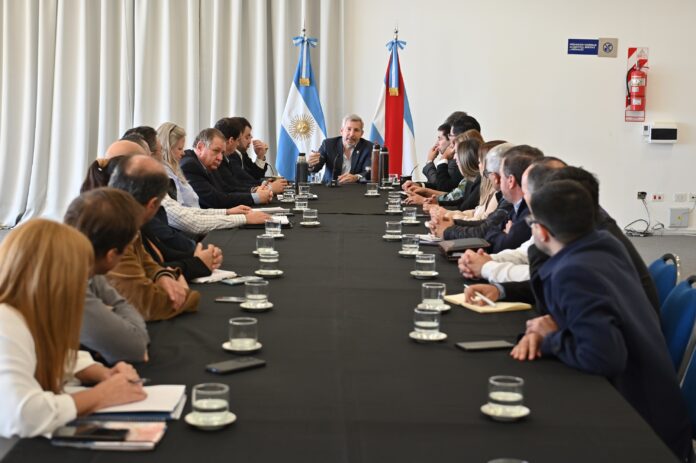 rogelio frigerio con legisladores entrerrianos1