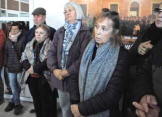VILLA ELISA. Protestaron en la Municipalidad por suba de tasas