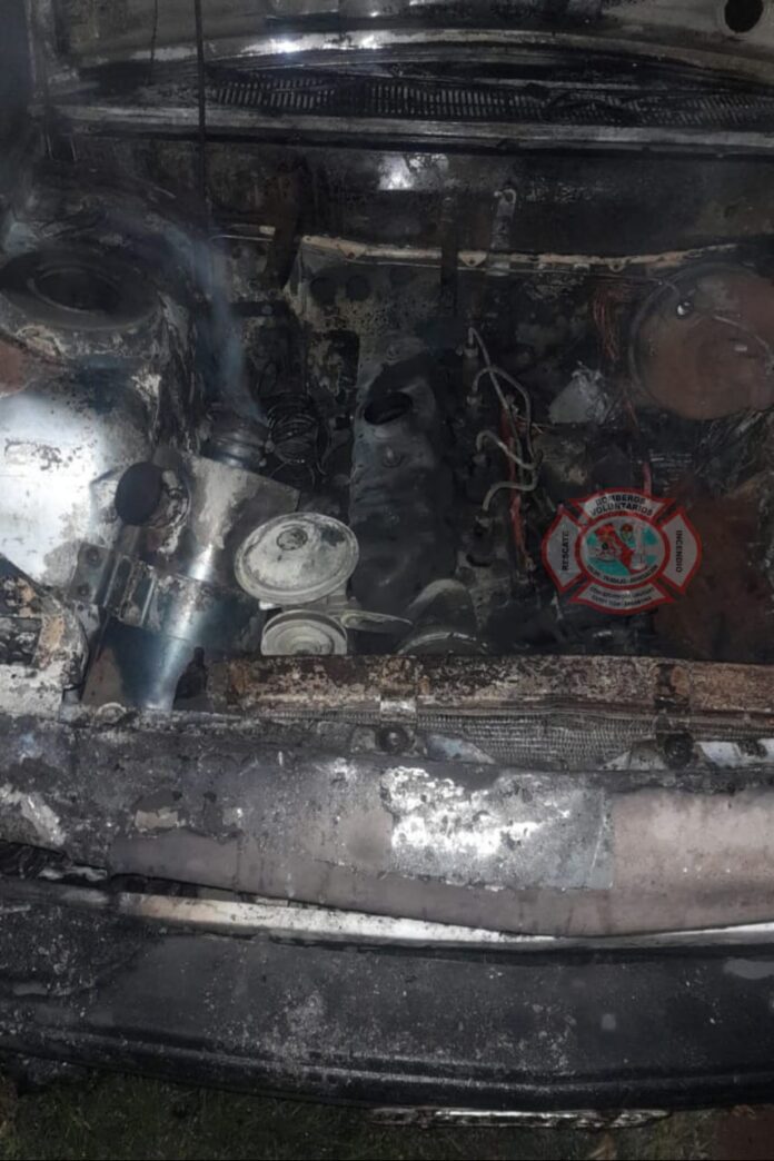 7 un vehículo reducido a cenizass