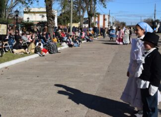 Con una muestra y desfile evocativo Caseros disfrutó de un viaje a 1816