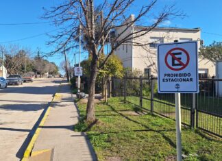 Caseros: Trayecto de la Calle 004 está vedado para el estacionamiento vehicular