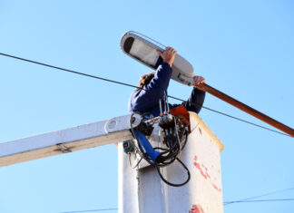 Alumbrado público: Prosigue el recambio de luminarias en varios sectores de Concepción del Uruguay