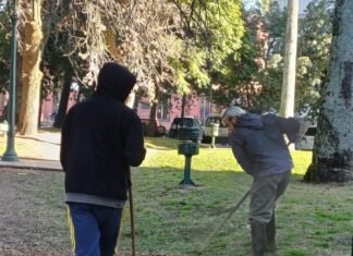 Continúan con los trabajos de embellecimiento de la plaza Gral. Francisco Ramírez