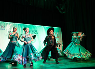 Con más de 40 números artísticos se vivió la primera gala del Becario en Escena