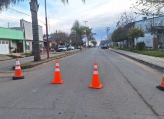 Interrumpen el tránsito en la calle 023 por arreglos
